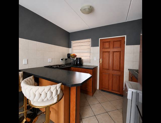 3 BEDROOM FLAT FOR SALE IN BERGSIG